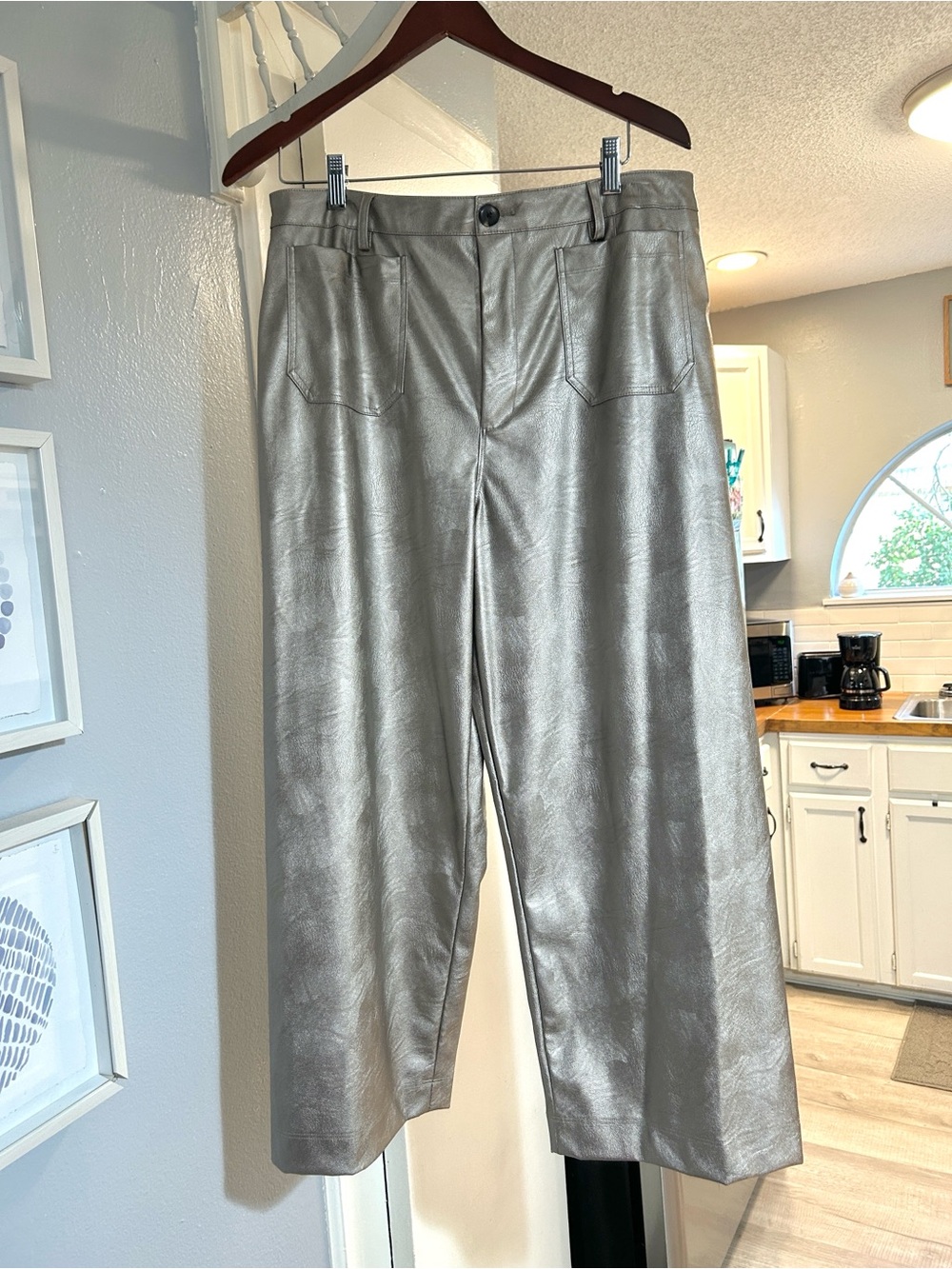 Vince Camuto Faux Leather Metallic Silver Wide-Leg Pants Women’s Size 14 NWT
